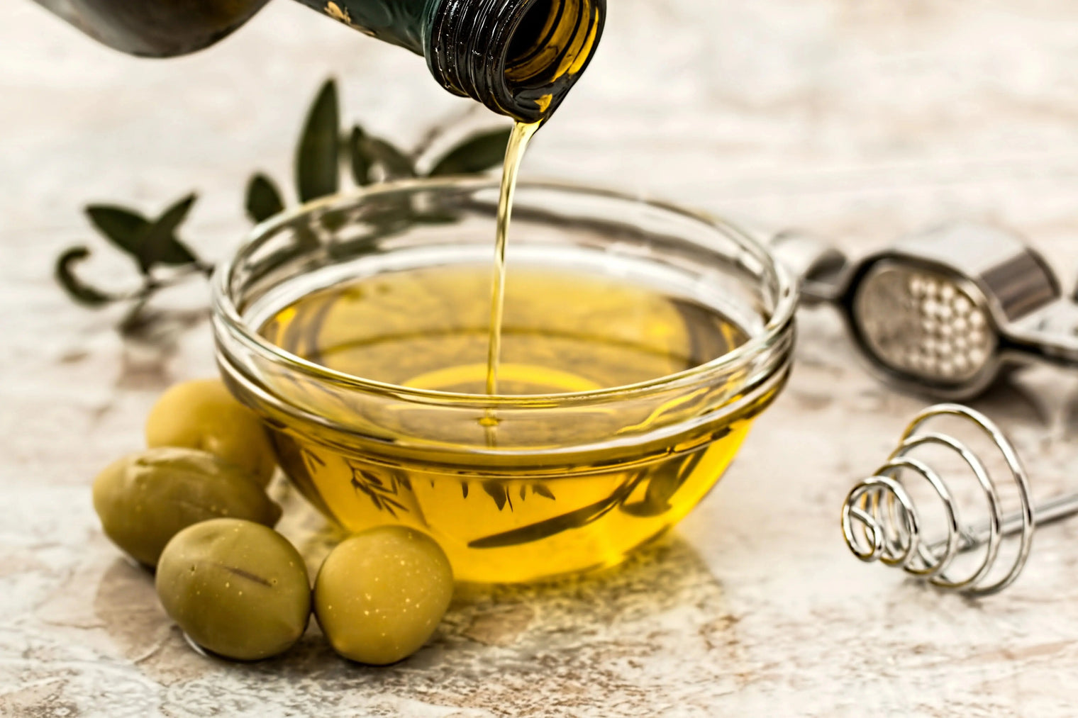 A Guide to Healthy Cooking Oils: From Kitchen to Wellness
